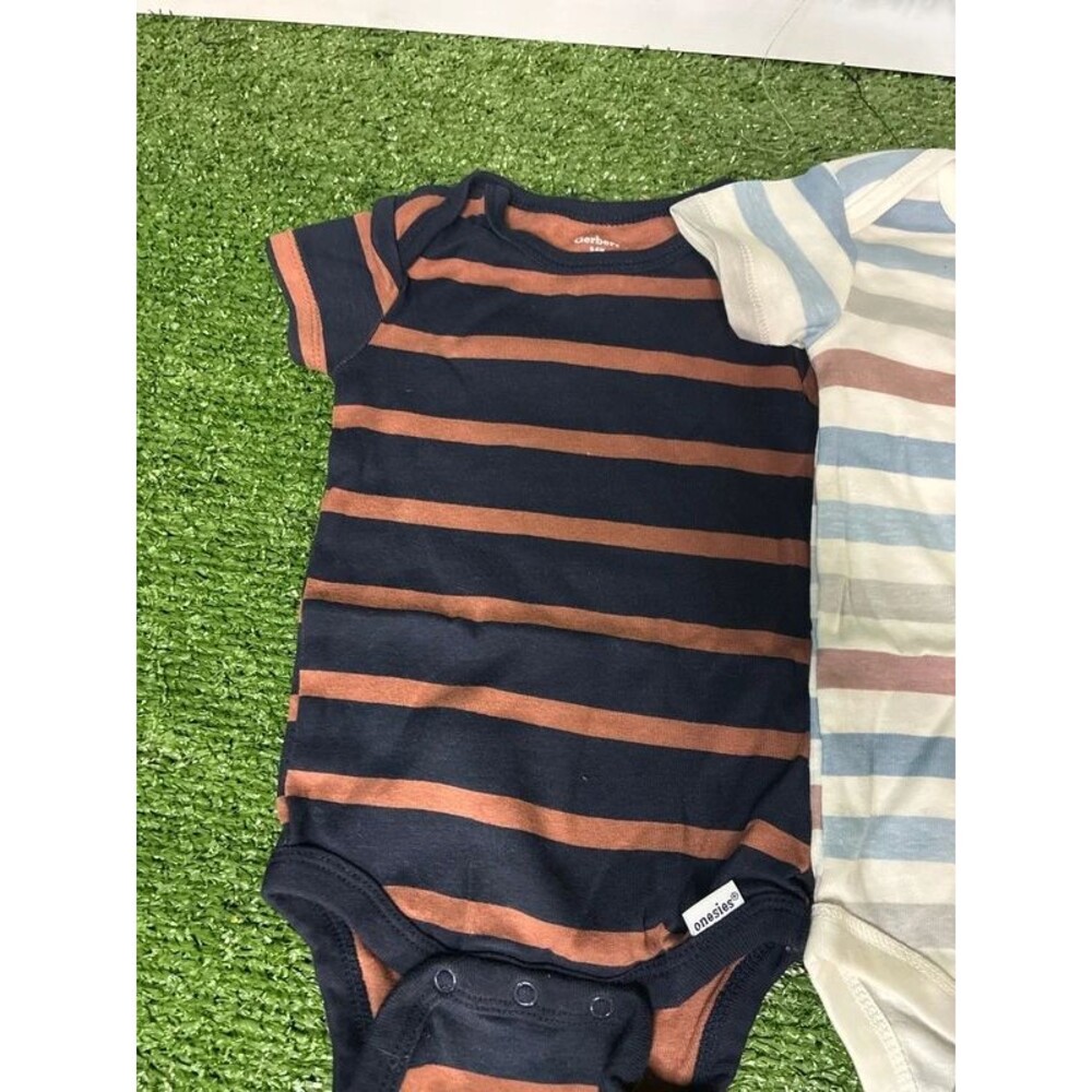 Gerber onesie bundle - Picture 2 of 5
